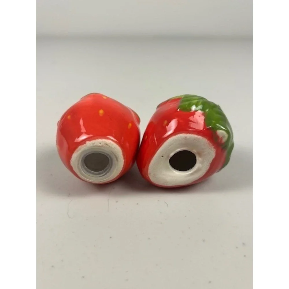 Strawberry‎ Dolly Parton Ceramic Salt and Pepper Shaker Set of 2 Cottagecore